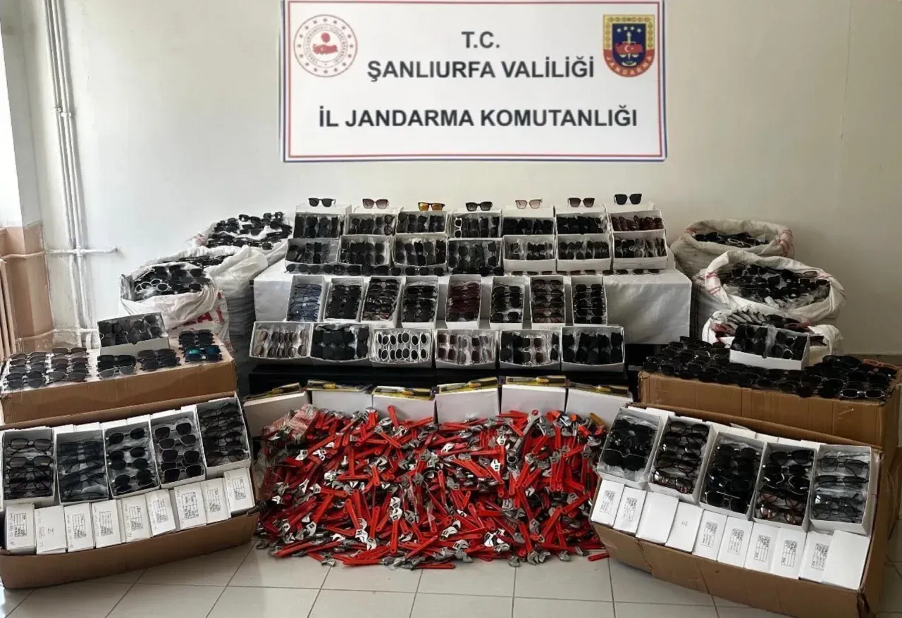 Şanlıurfa’da Kaçak Güneş Gözlüğü Operasyonu: 3 Şüpheli Gözaltında