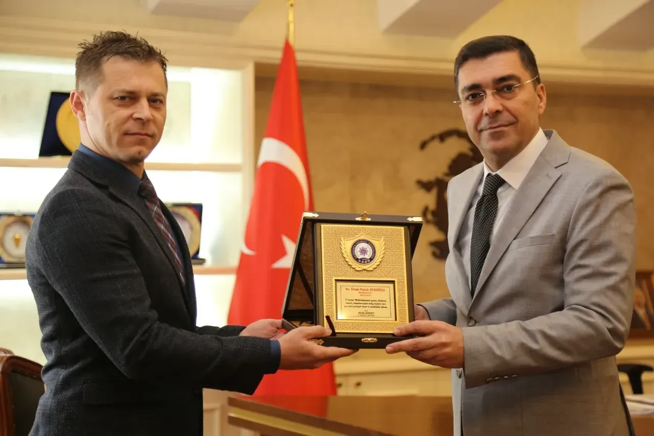 Şanlıurfa’da Başkomiserlere Veda ve Teşekkür Plaketi