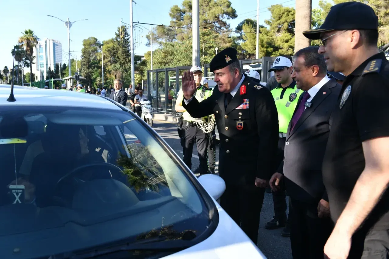 Vali Şıldak, Bayram Öncesi Trafik Uygulamasına Katıldı