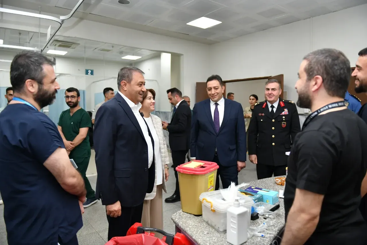 Vali Şıldak’tan Bayram Ziyareti: Vatandaşlardan Yoğun İlgi