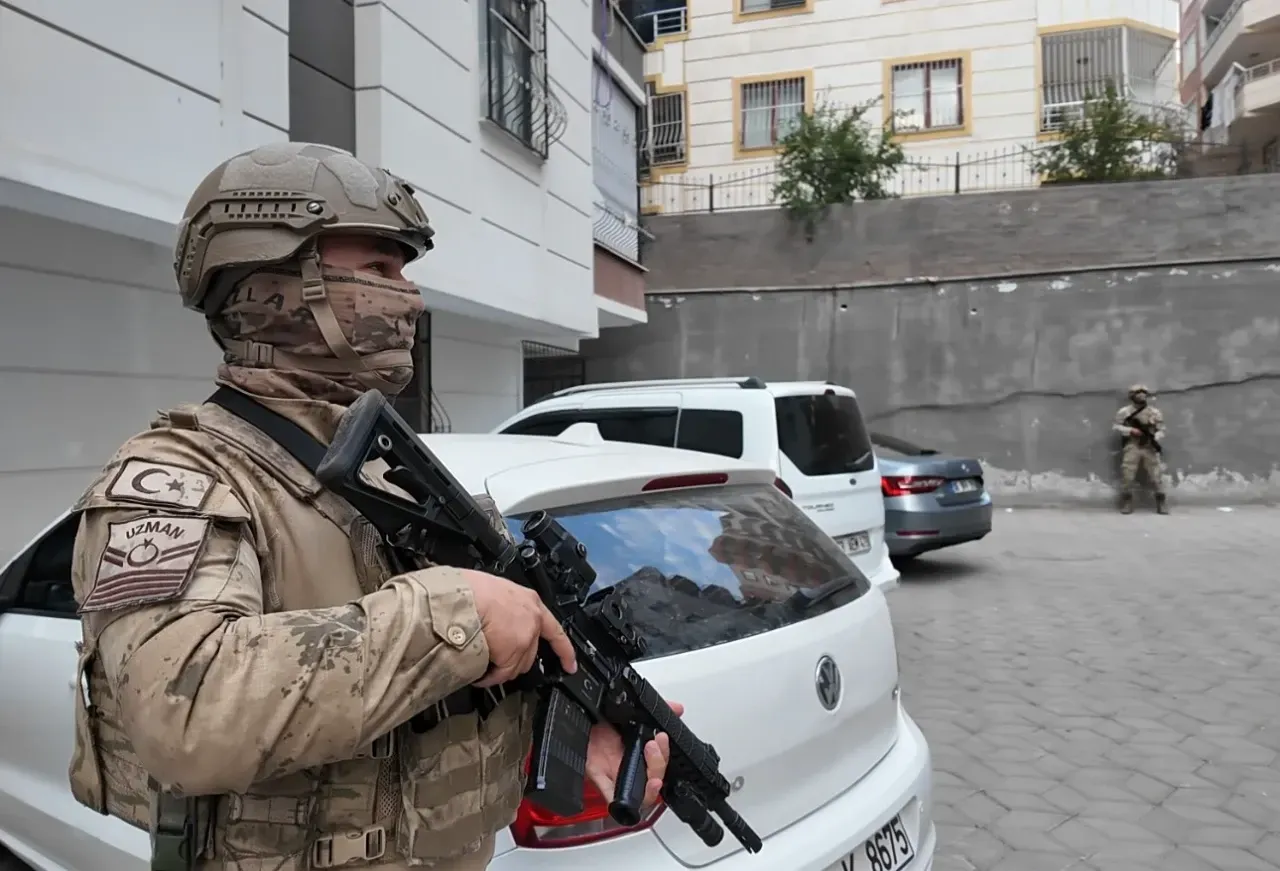 Şanlıurfa ve Batman’da DEAŞ Finans Ağı Çökertildi! 8 Gözaltı