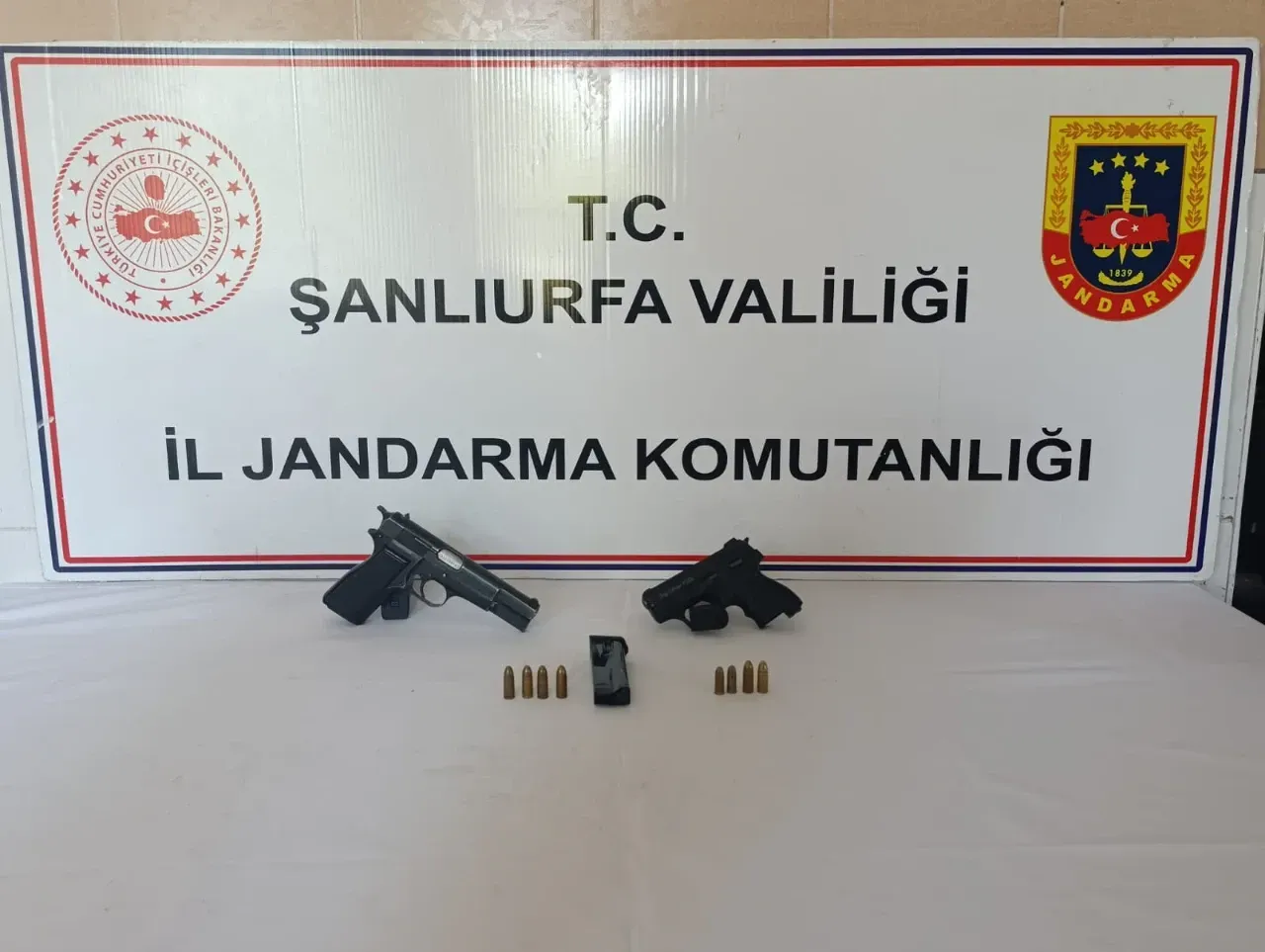 Şanlıurfa’da Ruhsatsız Silah Operasyonu: 10 Kişi Gözaltında
