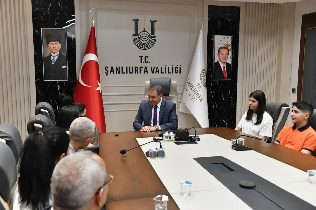Vali Şıldak, LGS Şampiyonlarını Ödüllendirdi