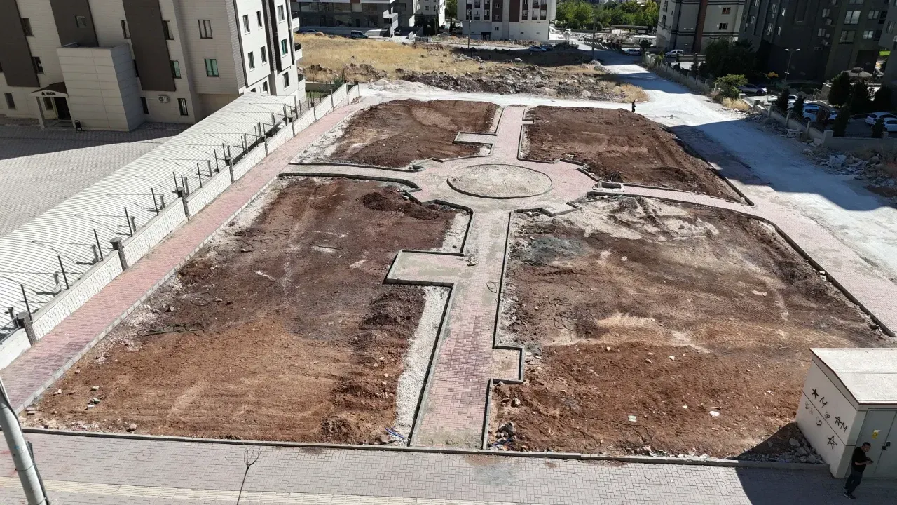 Karaköprü’de Yeşil Alan Yatırımları Sürüyor