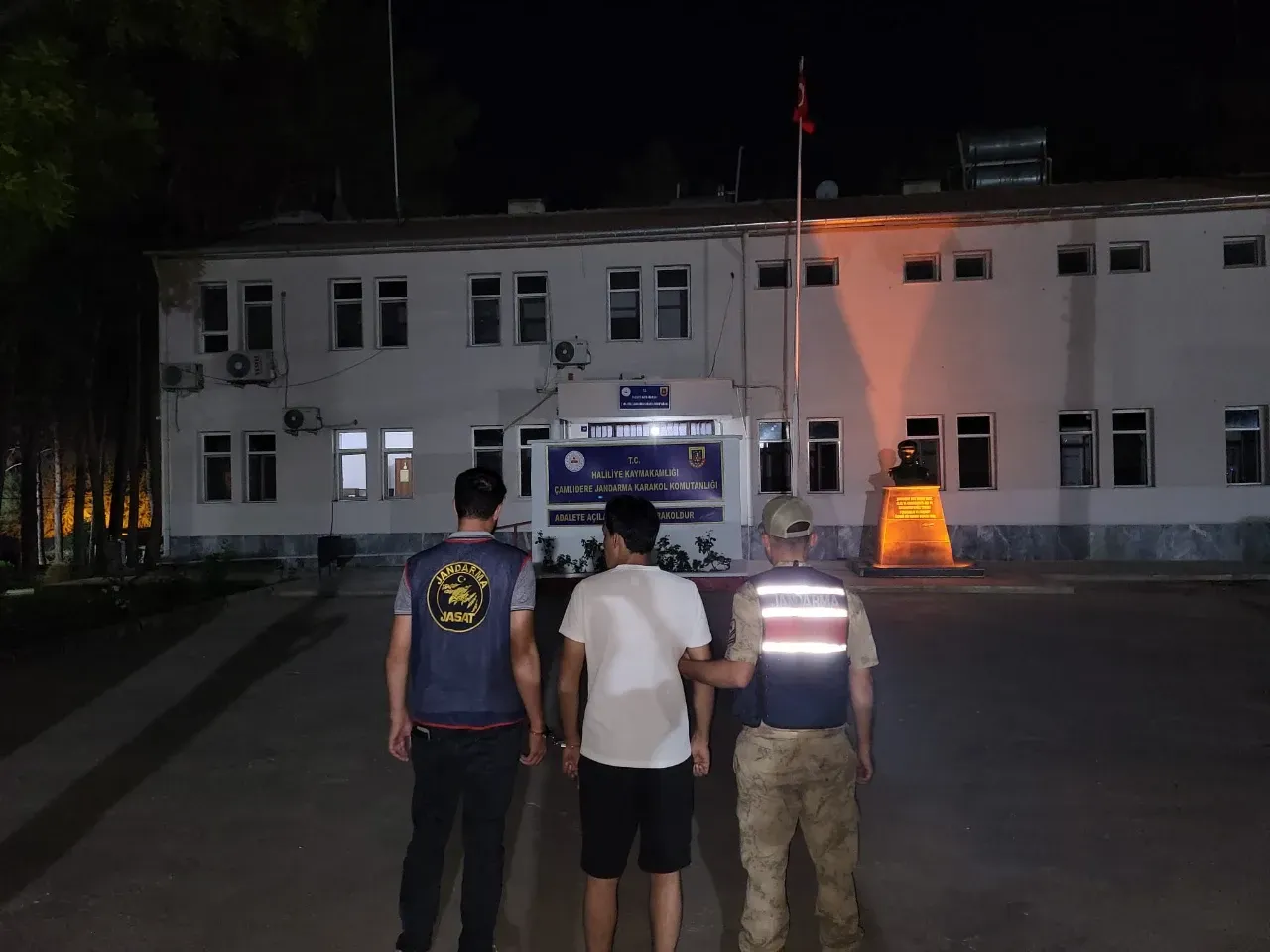 Şanlıurfa’da 187 yıl kesinleşmiş hapis cezası bulunan şahıs yakalandı