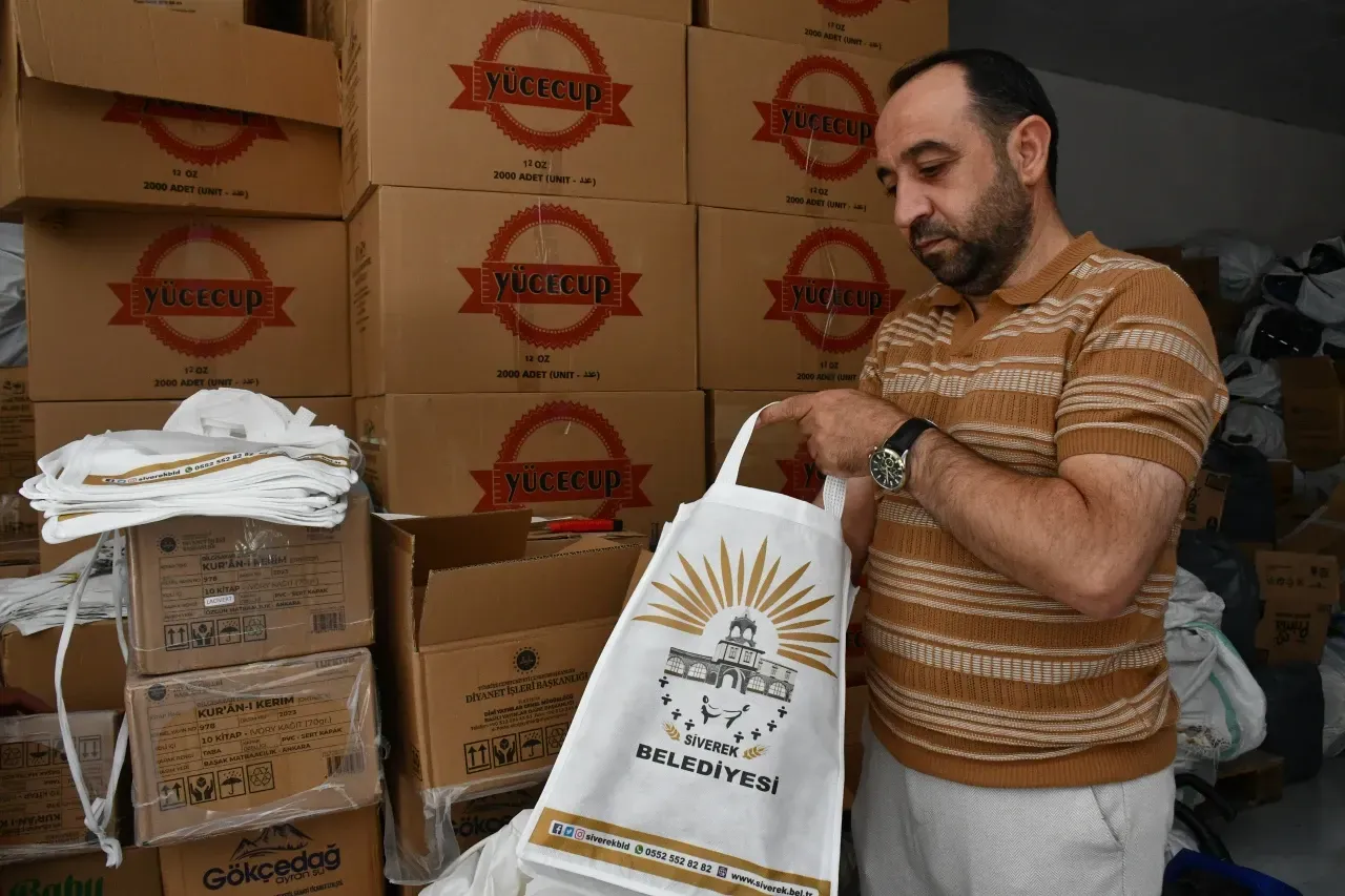 Siverek Belediyesinden öğrencilere Kur’an-ı Kerim hediyesi