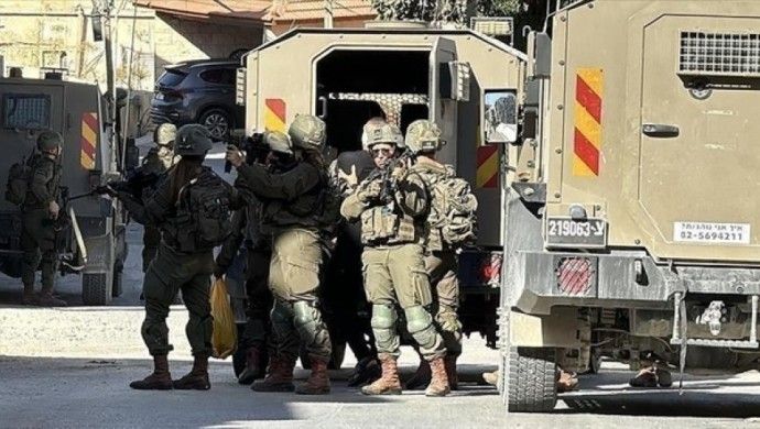 Batı Şeria’da 26 Filistinli gözaltına aldı