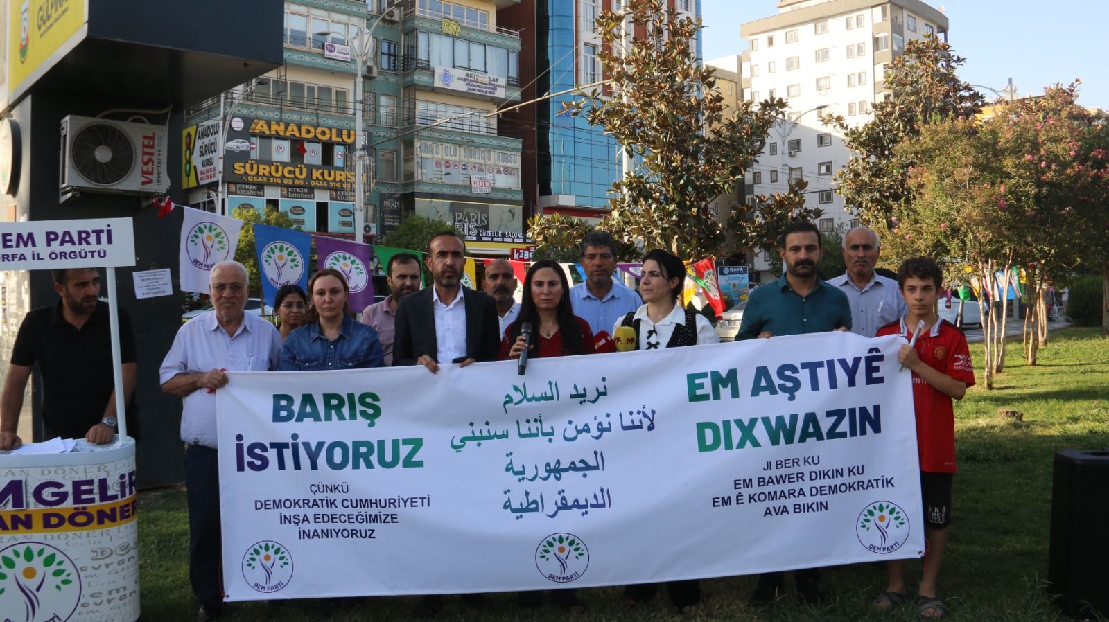 DEM Parti Şanlıurfa’dan Üç Dilde Barış Çağrısı