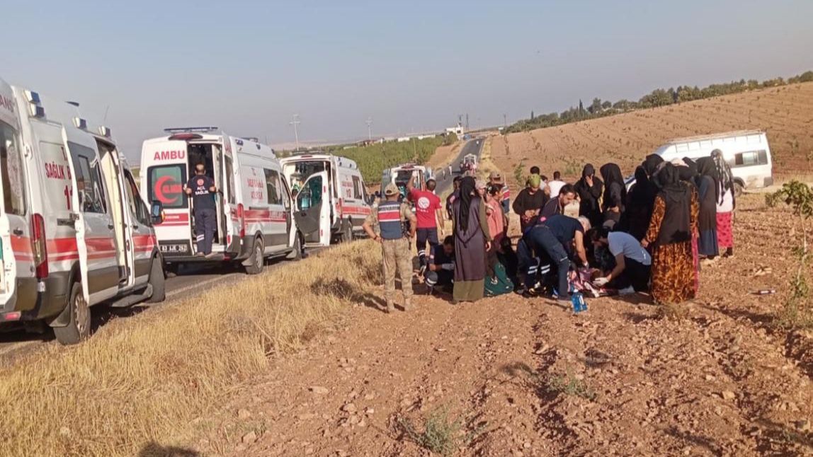 Hilvan’da Mevsimlik Tarım İşçileri Kaza Yaptı: Çok Sayıda Yaralı