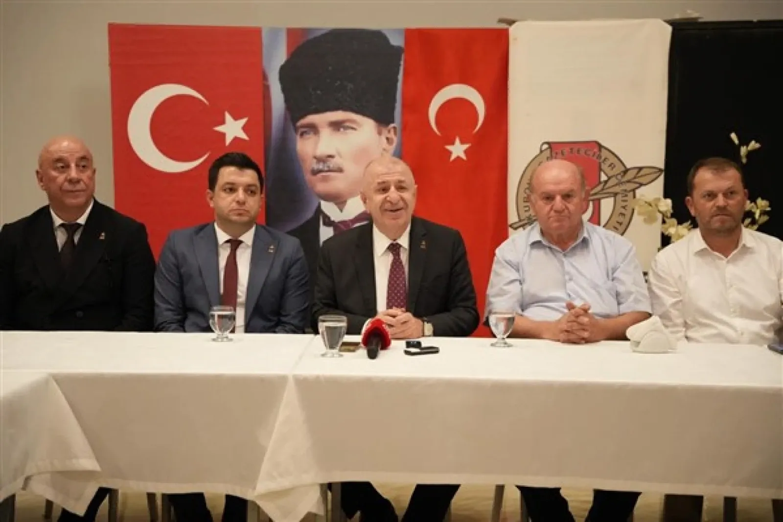 Özdağ: Çeteleri yok etmek bir siyasi irade meselesidir