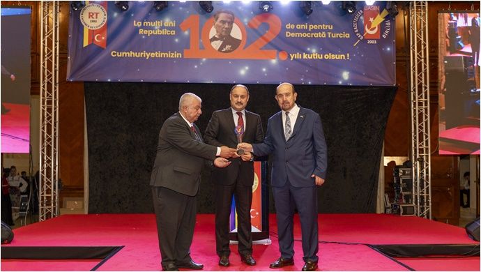Başkan Gülpınar’a “Yılın En Başarılı Belediye Başkanı” Ödülü