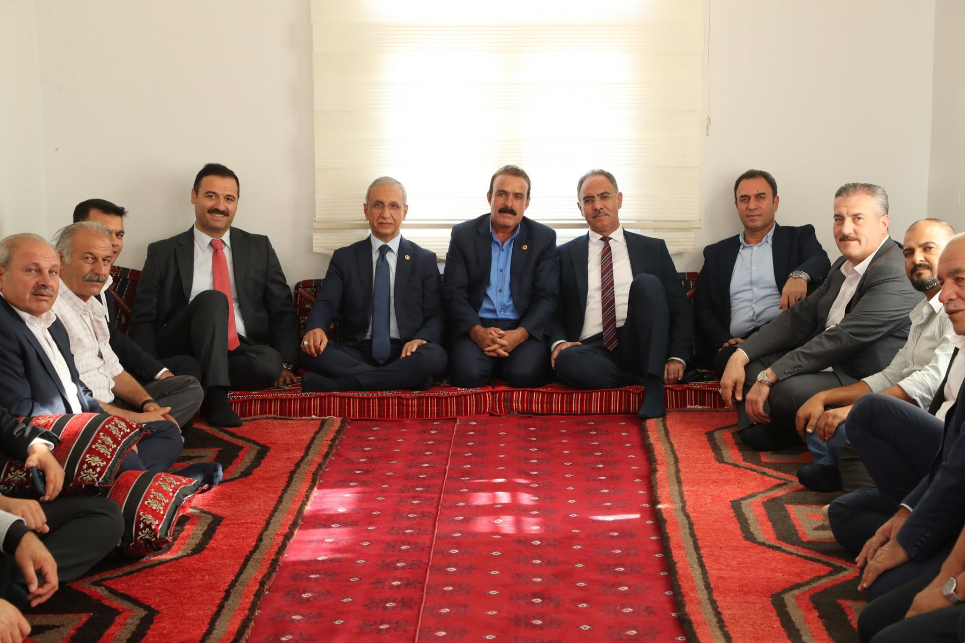Başkan Kuş ve Milletvekili Dusak Eyyübiye Kırsal Mahallelerinde Halkla Buluştu