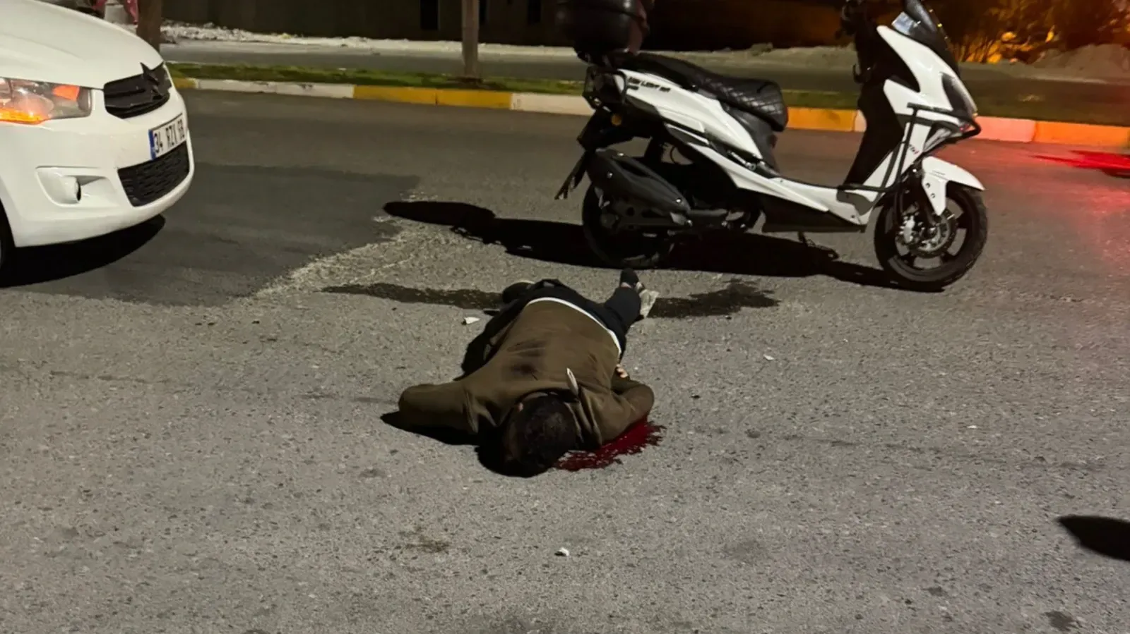 KARAKÖPRÜ’DE BIÇAKLI SALDIRI: BİR ÇOCUK AĞIR YARALANDI