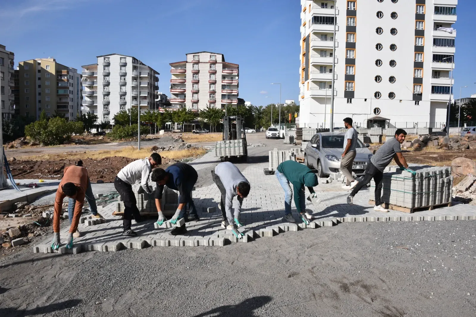 Siverek’te üstyapı yenileme çalışmaları yoğunlaştırıldı