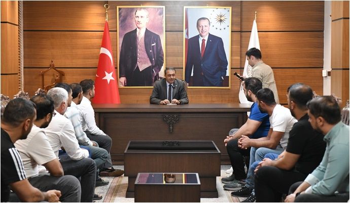 UMUDA AÇILAN KAPIDAN GİRENLER VALİ ŞILDAK’LA GÖRÜŞTÜ