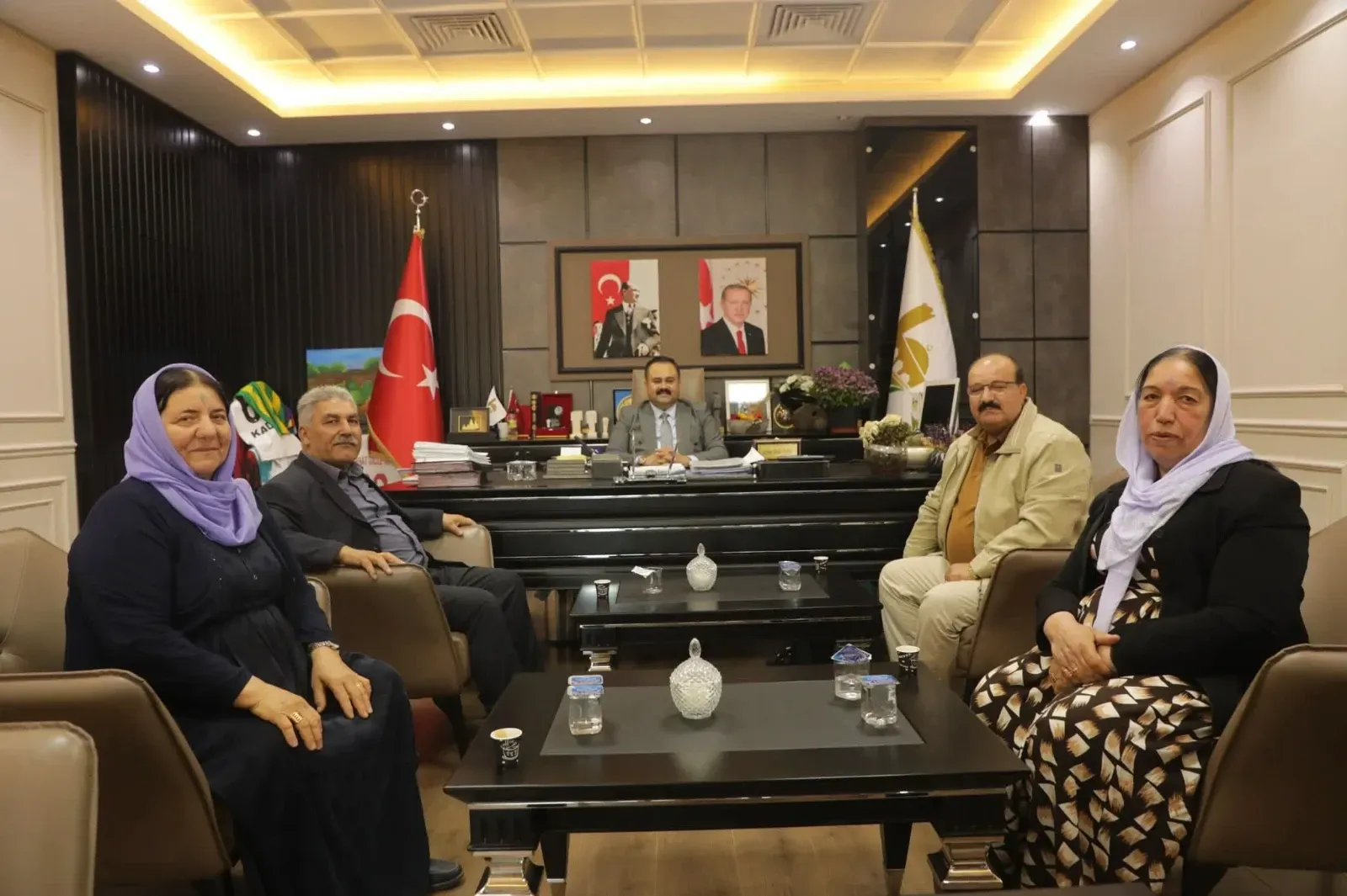 Başkan İnan, Vatandaşları Makamında Ağırlamaya Devam Ediyor
