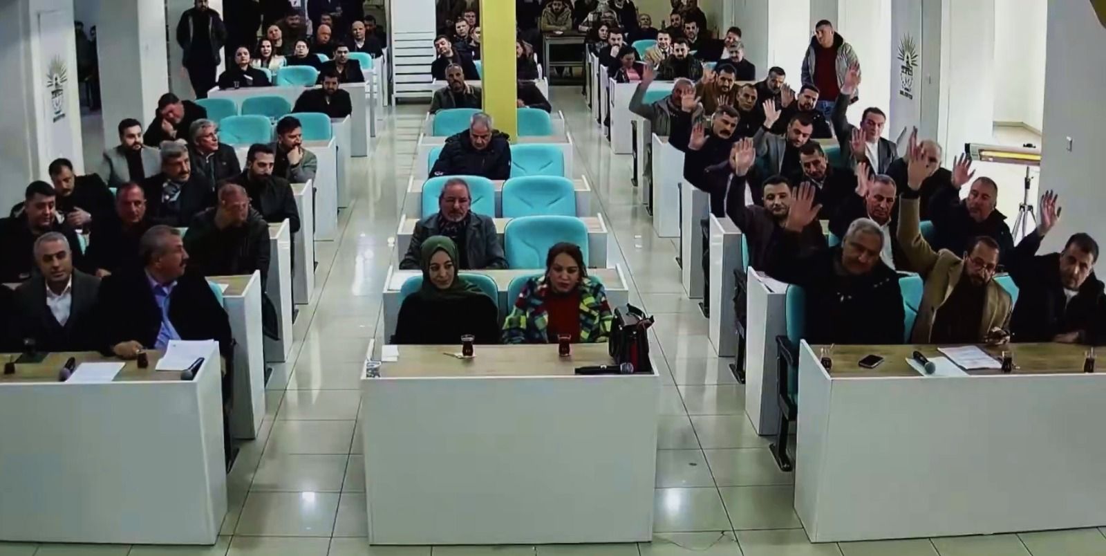 Bucak’tan Sert Çıkış: “Gençliğe Yatırım İsraf Olamaz!”