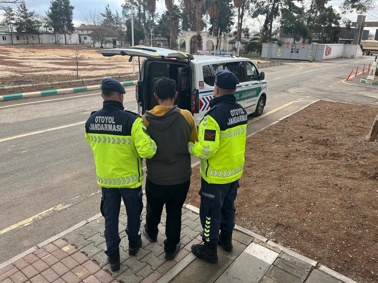 Şanlıurfa’da otomobilden hırsızlık şüphelisi yakalandı