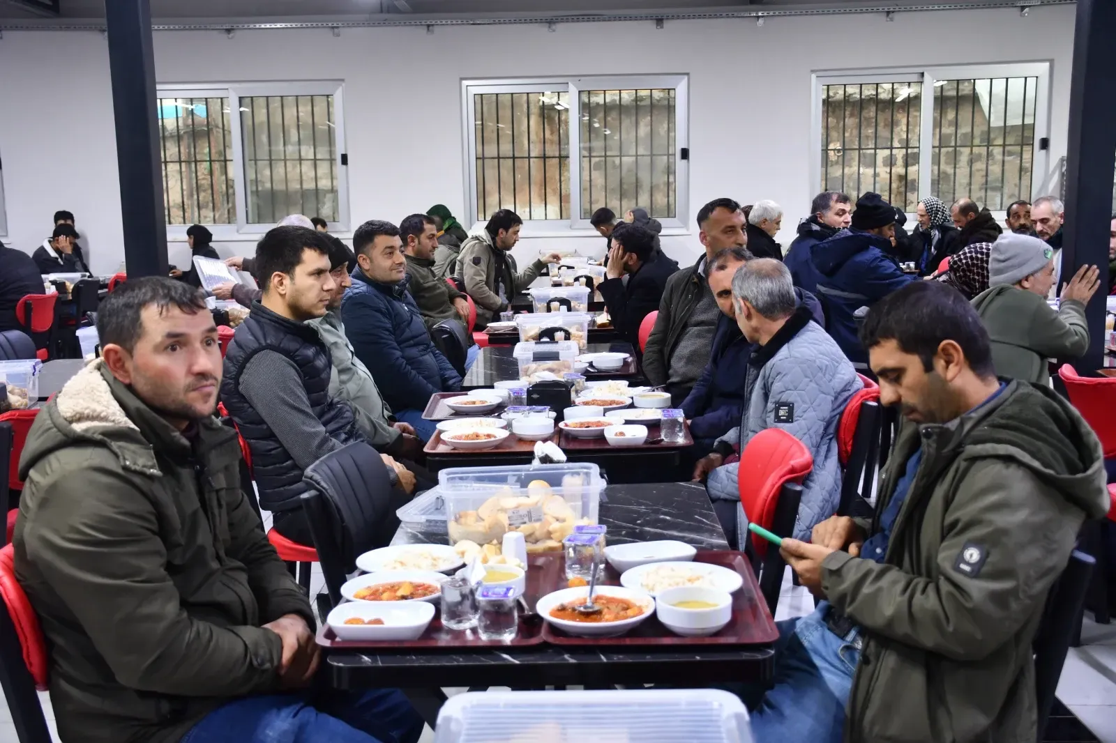 Siverek Belediyesinden ”Ramazan Sofrası” Bereketi