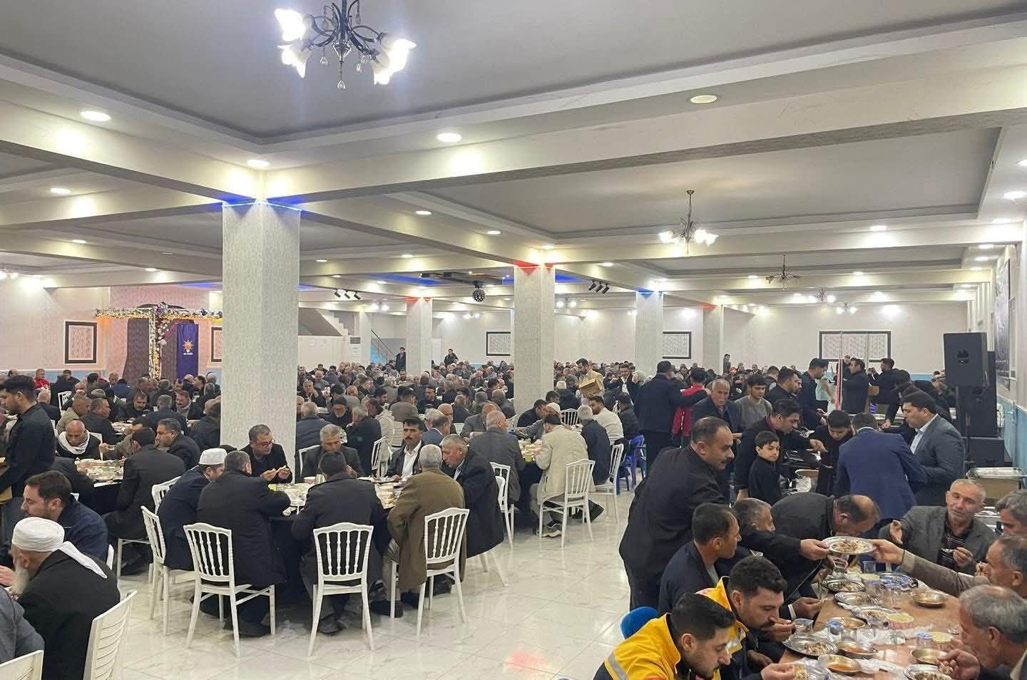 AK Parti Bozova İlçe Başkanlığı’nın İftar Programına Yoğun Katılım