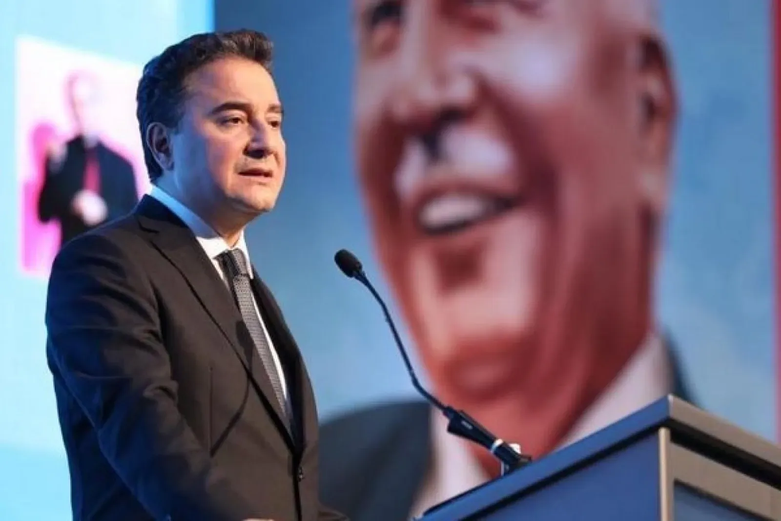 Babacan: Sanayi üretimi ve ihracat her geçen ay daha da zorlaşıyor