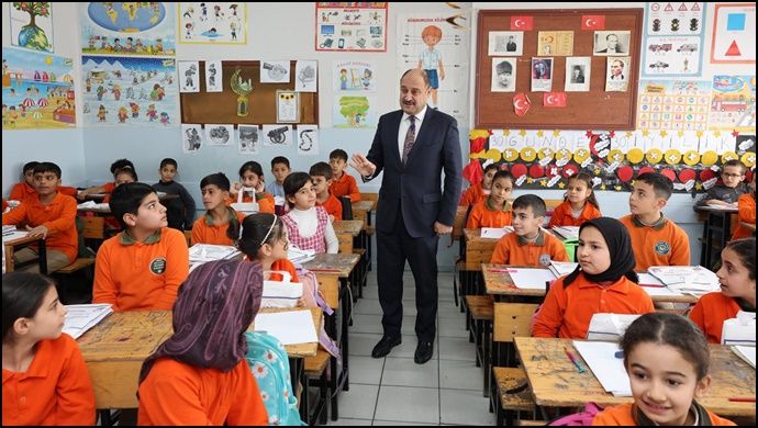 Başkan Gülpınar, “Hikayemde Konuğum Var” Etkinliğinde Öğrencilerle Buluştu