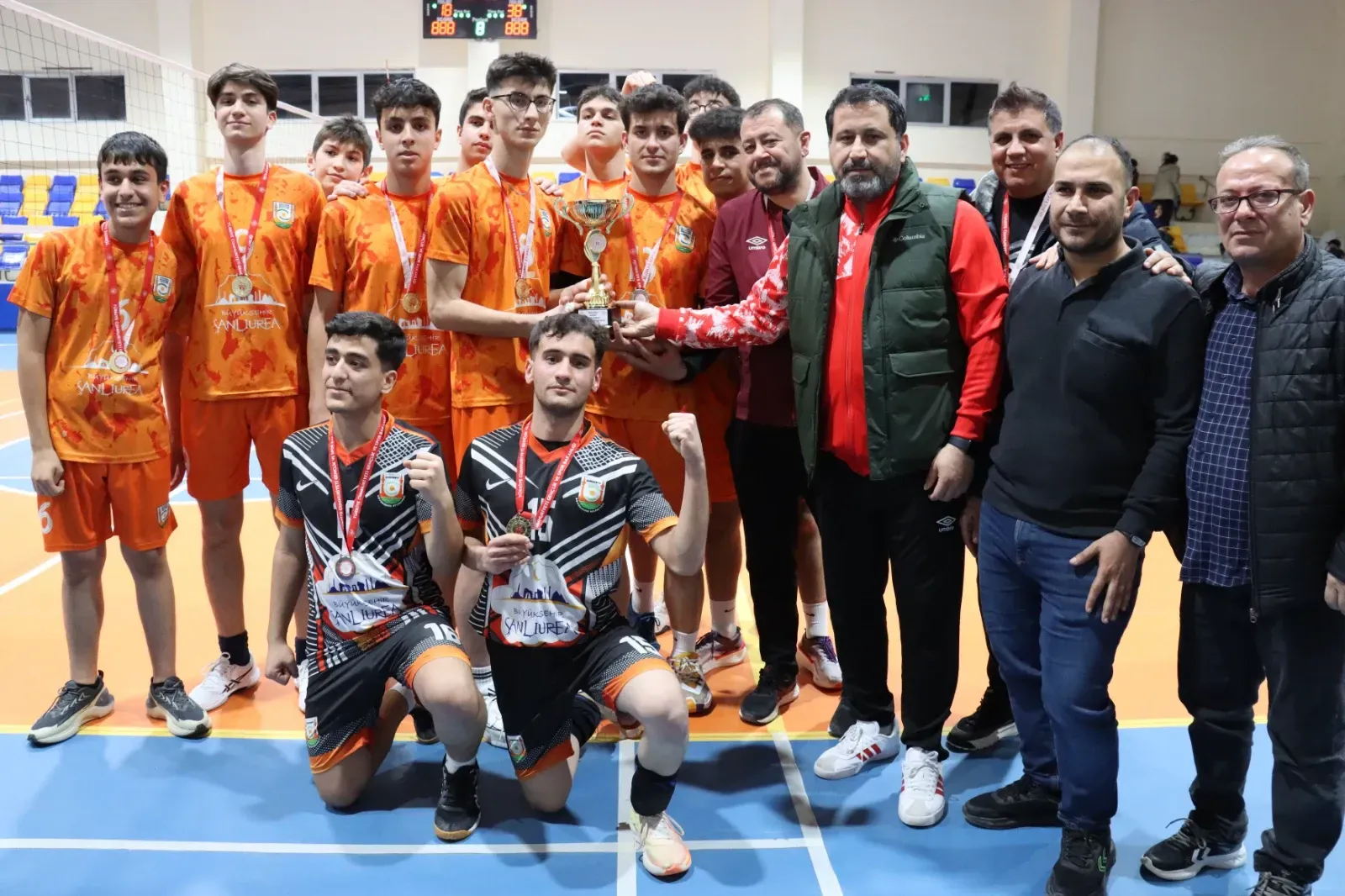  Büyükşehir Yıldız Erkekler Voleybol B Takımı Şampiyon Oldu