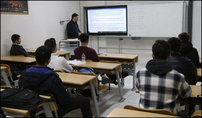 Haliliye’de Gençler Geleceğe Eğitimle Hazırlanıyor