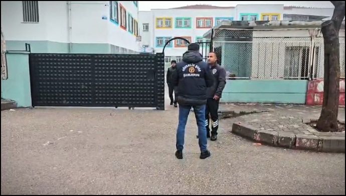 Şanlıurfa ‘da Okul Çevrelerinde Denetim: 2 Araç Trafikten Men Edildi