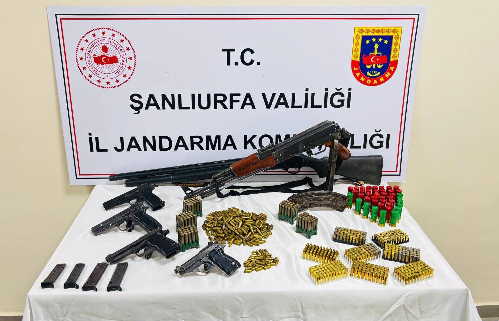 Şanlıurfa ‘da ruhsatsız silah operasyonu ve mühimmat ele geçirildi 