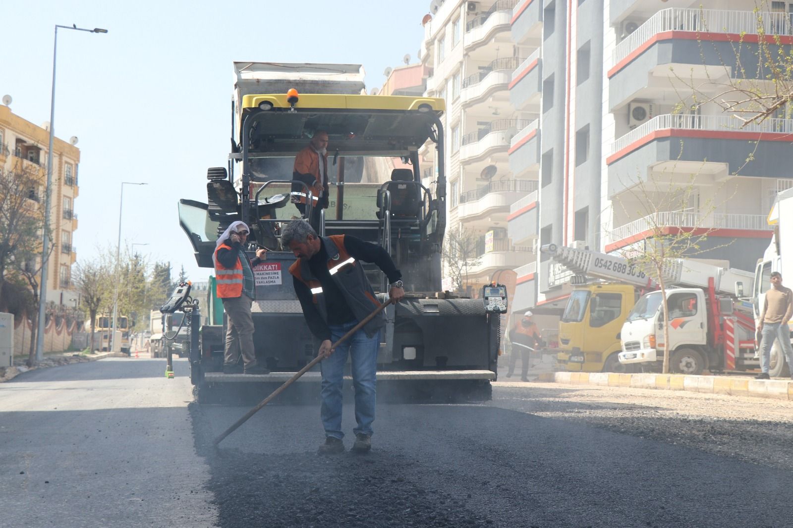 Şanlıurfa’da Karşıyaka Mahallesi’nde sıcak asfalt çalışması tamamlandı