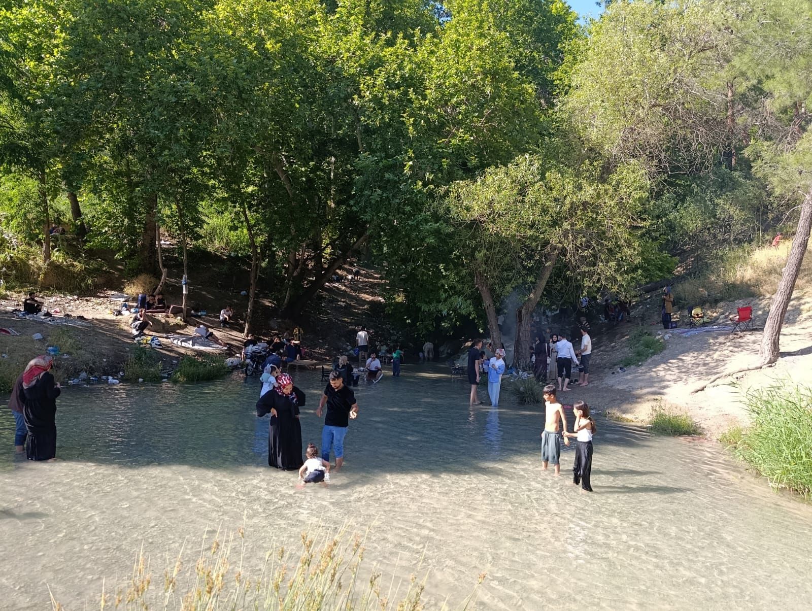 Bozova ‘daki Şelale Ziyaretçilerin İlgi Odağı Oldu