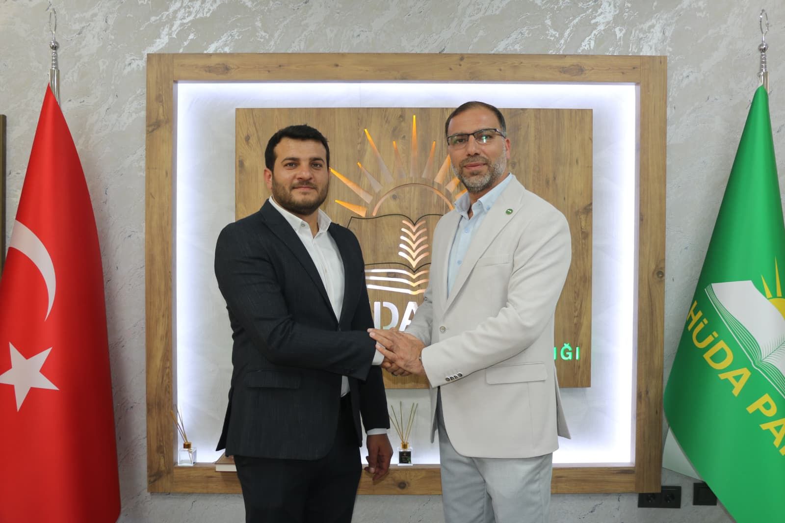 HÜDA PAR Karaköprü İlçe Başkanlığı’nda Görev Değişimi
