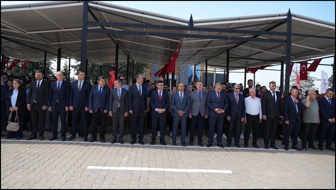 Şanlıurfa’da 19 Mayıs Coşkusu Gençlik Haftası Çelenk Sunma Töreniyle Başladı