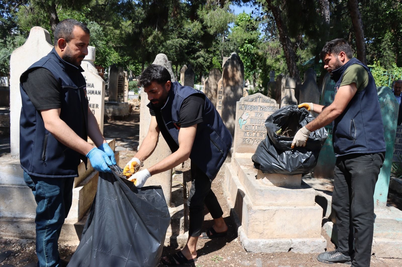 Şanlıurfa’da Mezarlıklar Kurban Bayramı Ziyaretine Hazır