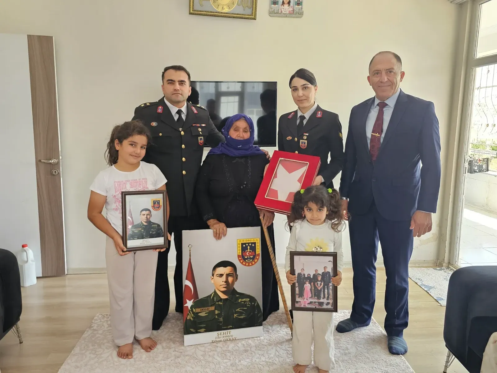 Şanlıurfa’da şehit annesine bayram ziyareti
