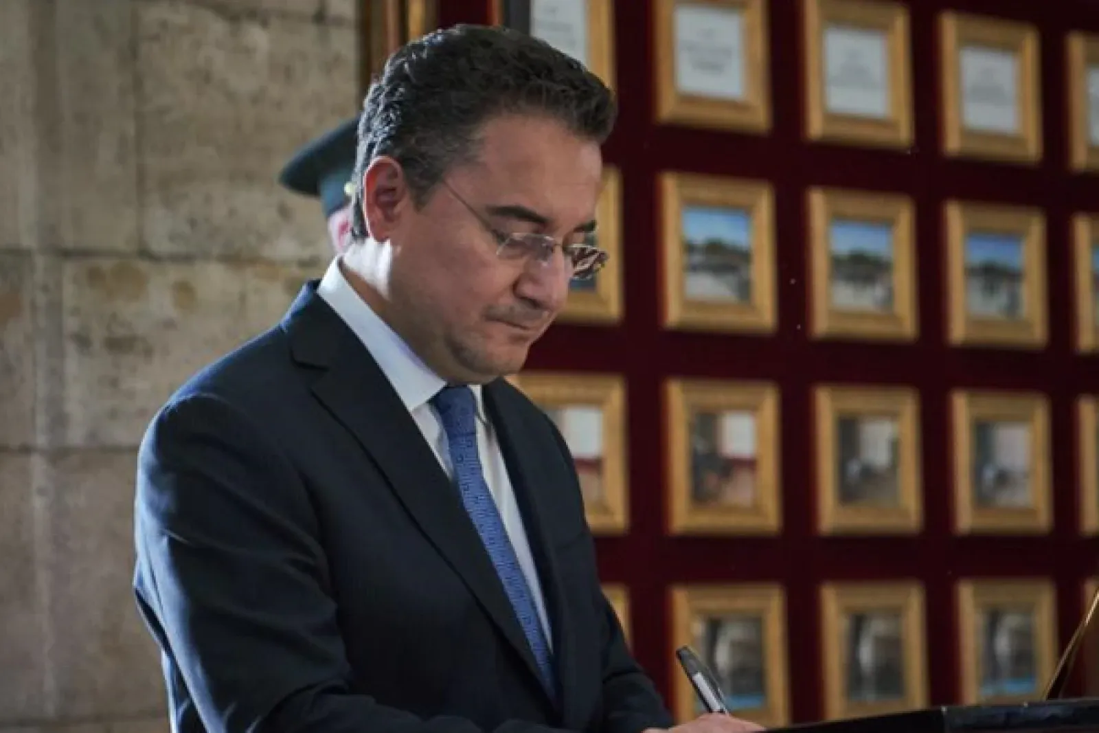 Babacan: Bugün borç alan, yarın emir alır