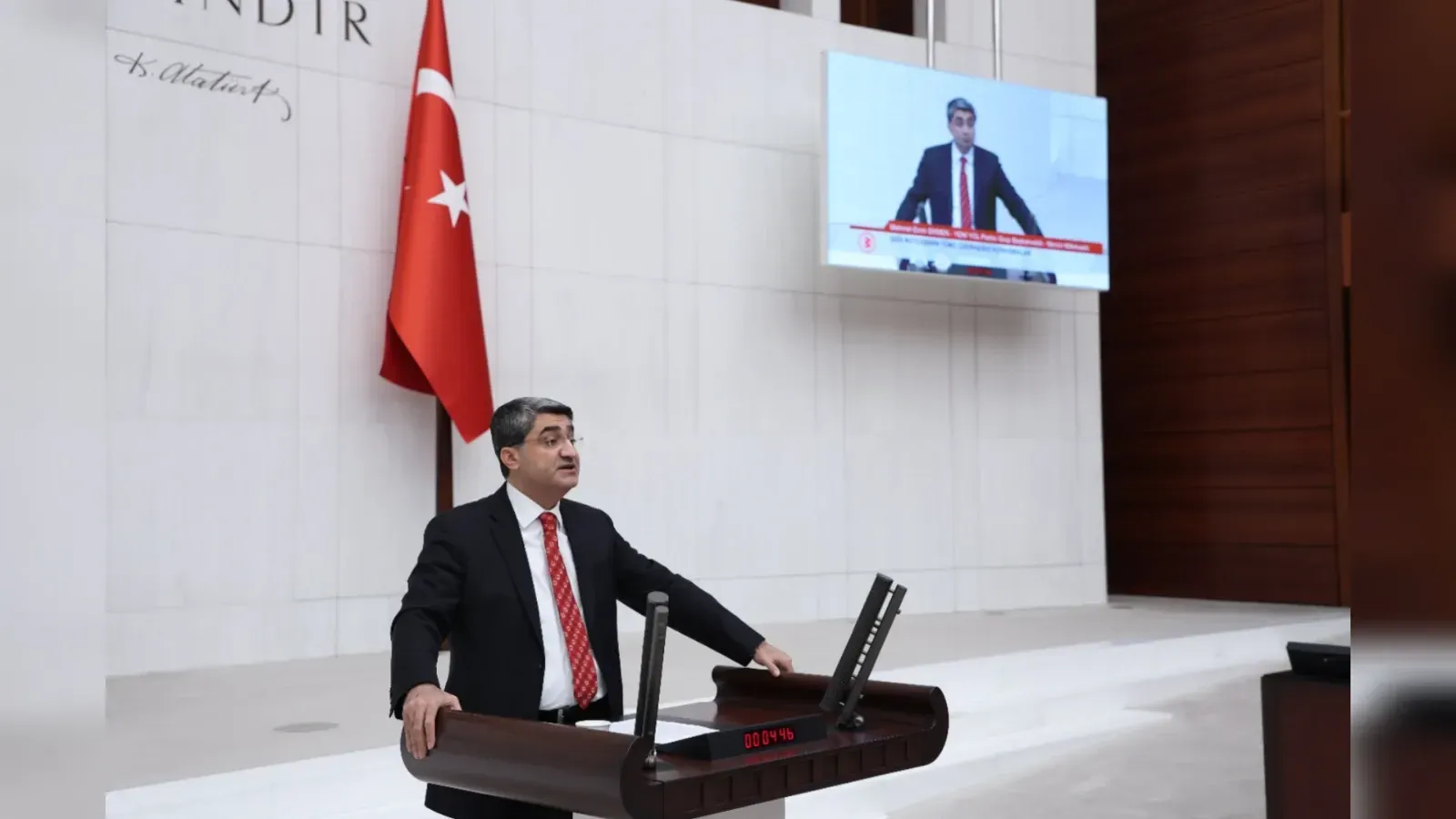 DEVA Partili Ekmen: Ekonomik Darboğaz Vatandaşı Tefeciye Mahkûm Ediyor