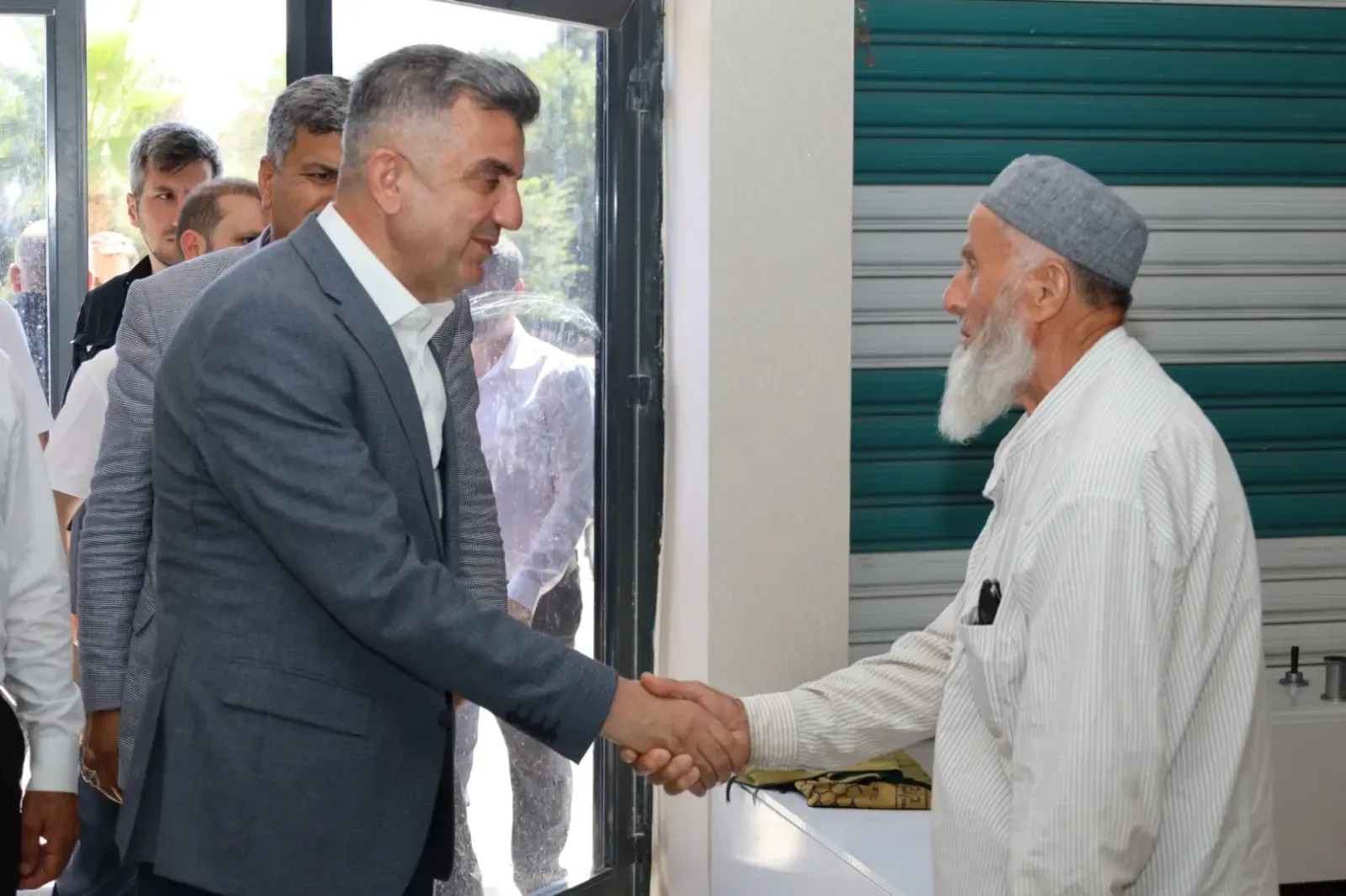 AK Parti İl Başkanı Günbegi Akçakale’de Gönül Ziyaretleri Gerçekleştirdi