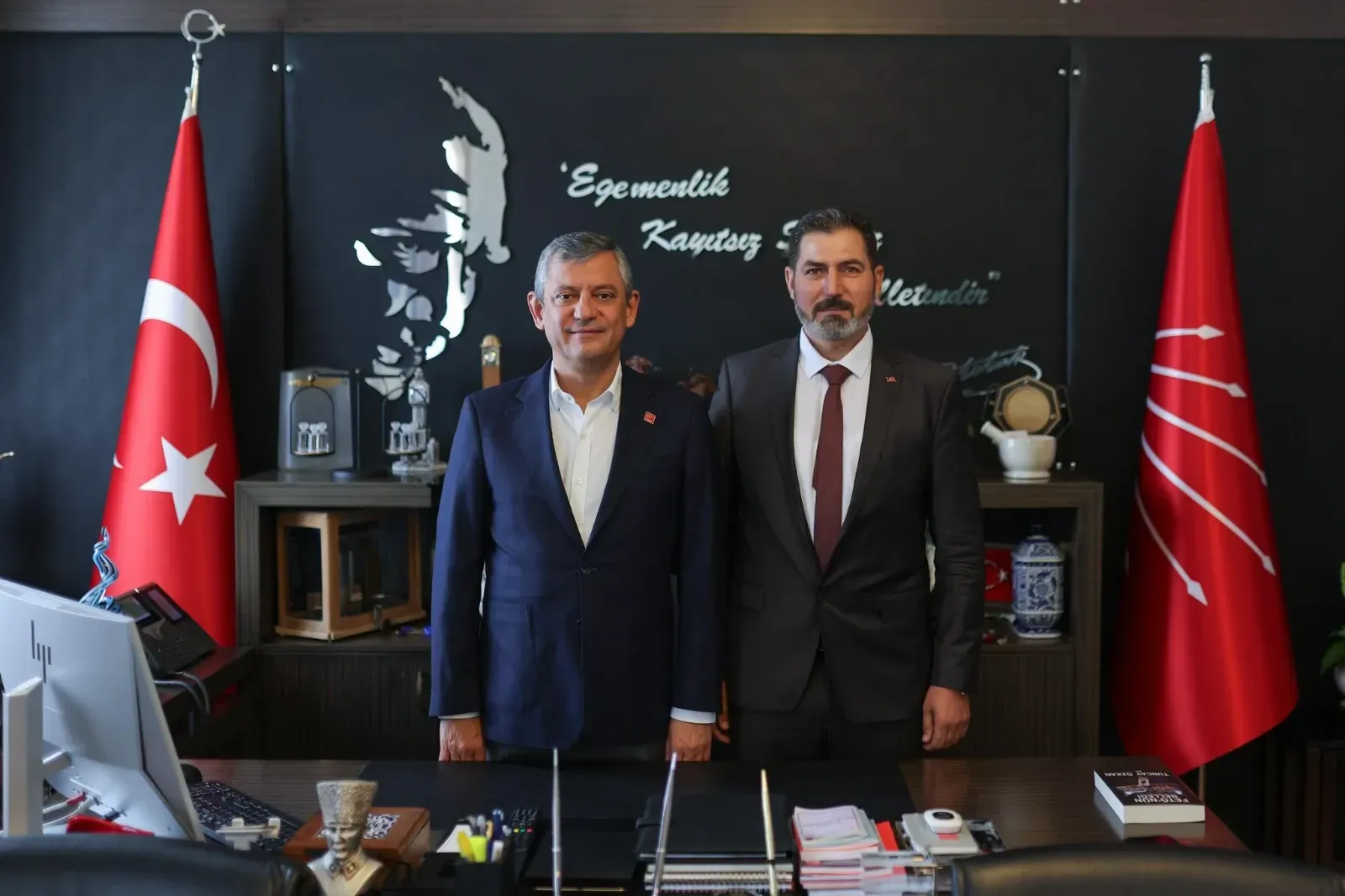 CHP’li Halil Eyyüpoğlu İlçe Yönetiminden İstifa Etti, Özgür Özel’i Ziyaret Etti
