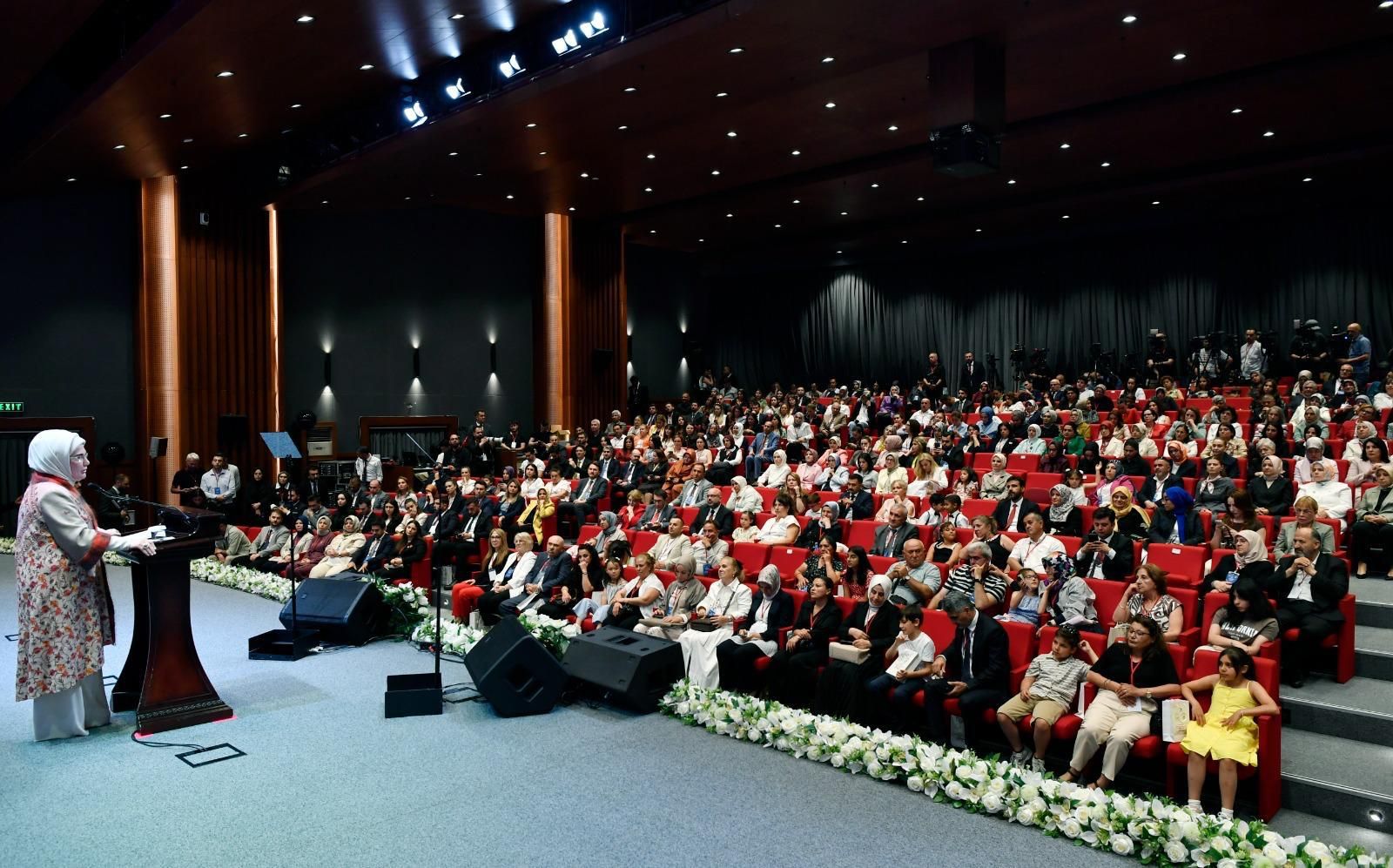 EMİNE ERDOĞAN’DAN ŞANLIURFA’YA ANLAMLI ÖDÜL