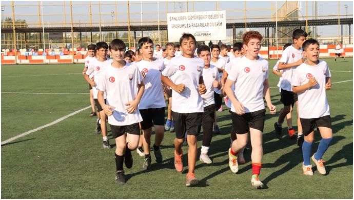Şanlıurfa Büyükşehir Belediyesi Binlerce Çocuğu Futbolla Buluşturuyor
