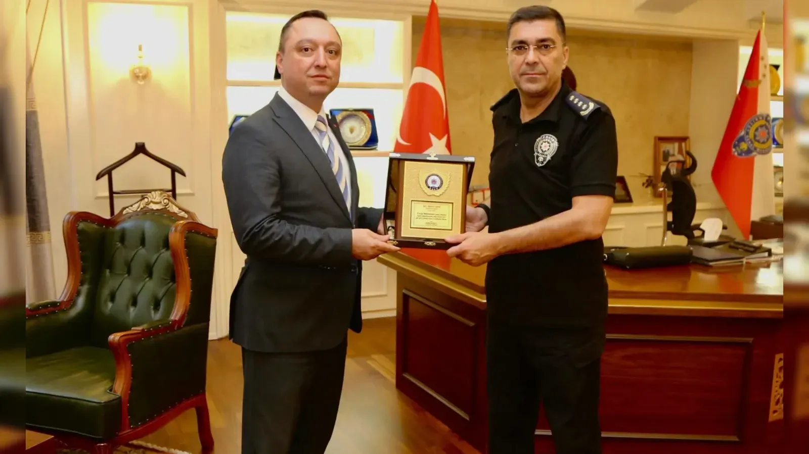 Salim Şen’e Şanlıurfa’dan Teşekkür Plaketi: Yeni Görev Yeri Bursa Oldu