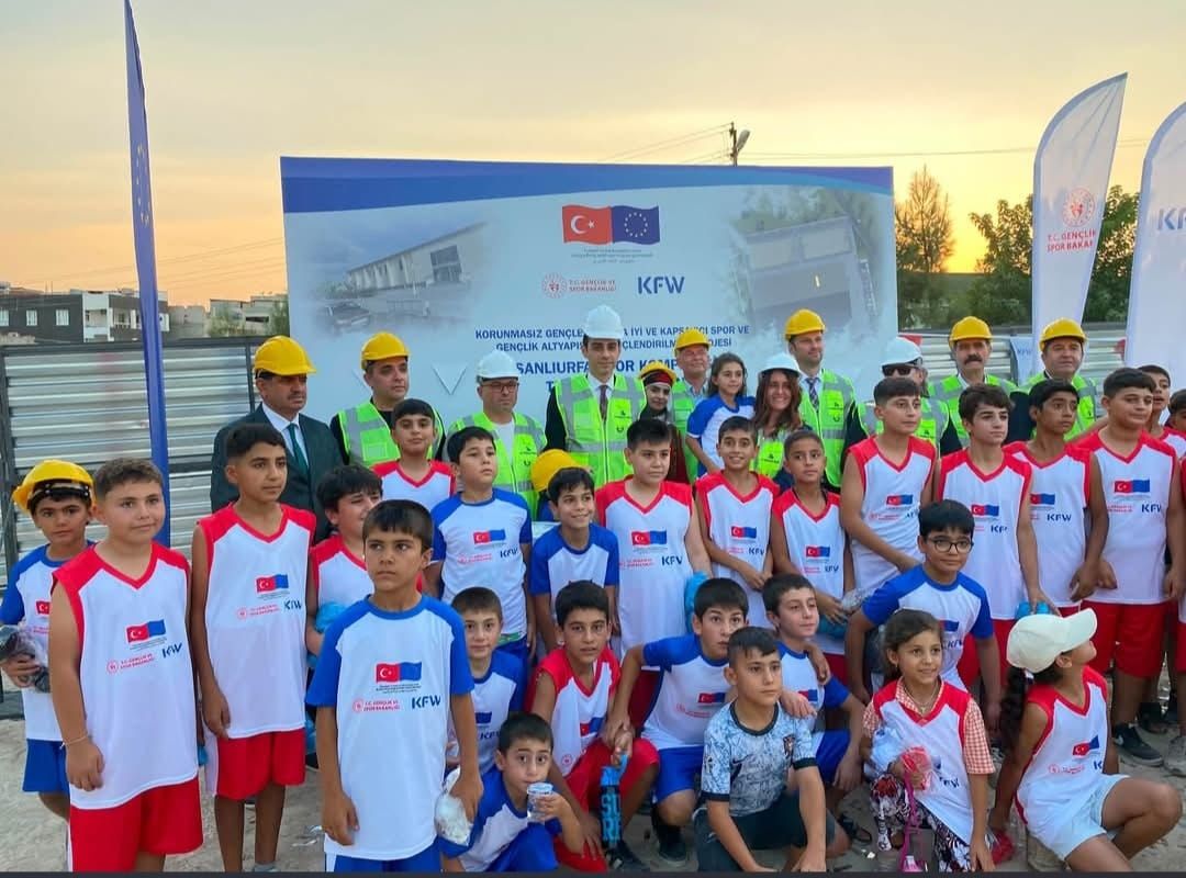 Bozova’da Kapalı Spor Salonu İçin Temel Atıldı, Basın Yok, Kamuoyu Yok!