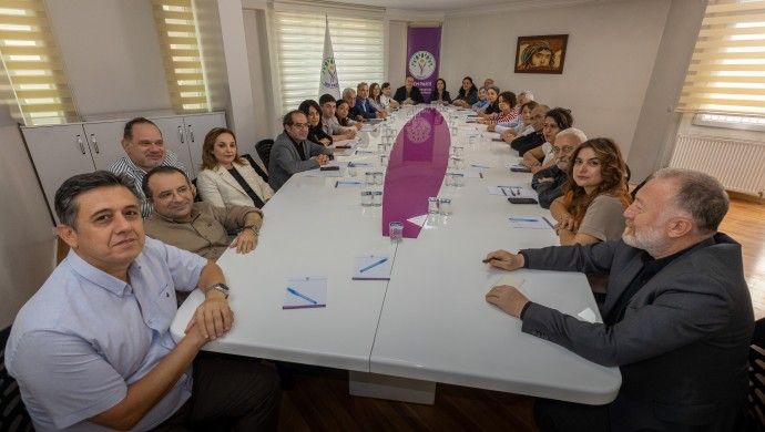 DEM Parti MYK’sı görev dağılımını gerçekleştirdi
