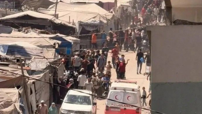 İsrail çadırı bombaladı: 2 kişi yaşamını yitirdi