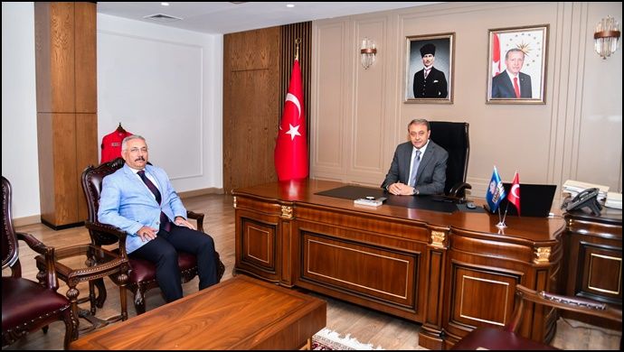 Şanlıurfa Defterdarı Mustafa Kurt’tan Vali Şıldak’a ziyaret