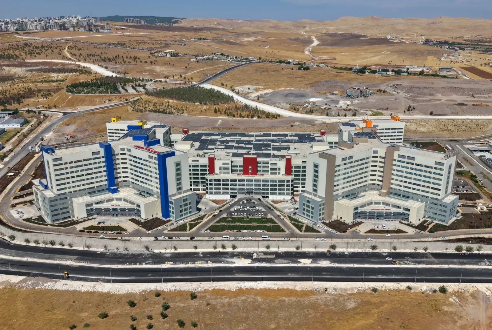 Şanlıurfa Şehir Hastanesi’nde açılış hazırlığı: Yol ve kavşaklarda son durum