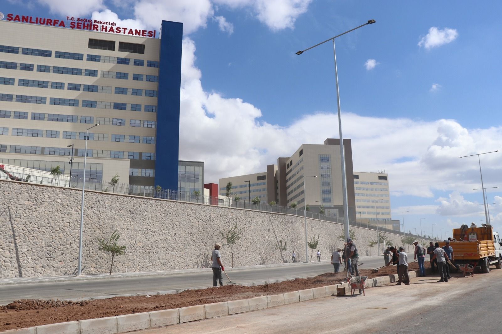 Şanlıurfa Şehir Hastanesi’ne Ulaşımda Kritik Güzergâhta Sona Gelindi