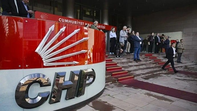 CHP 48 kişiyi ihraç etti